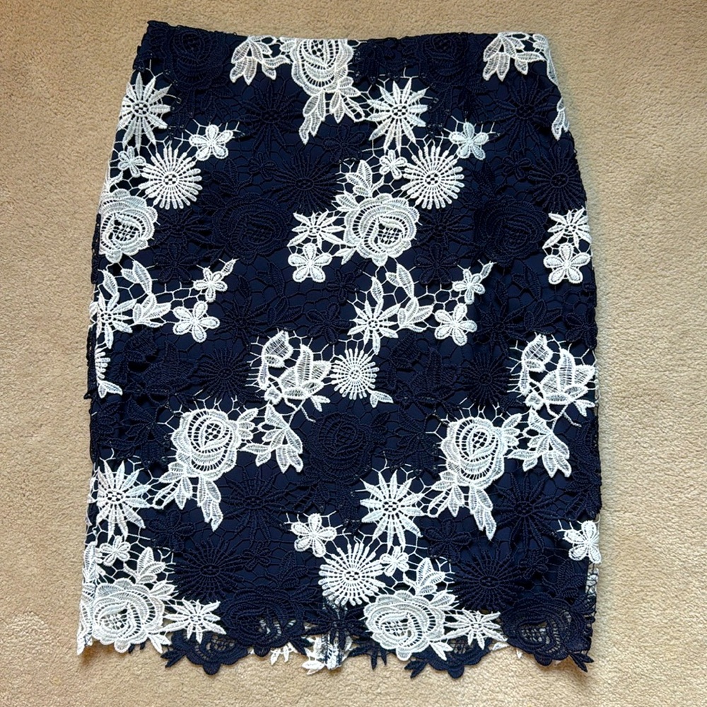 Banana Republic Navy and White Lace Skirt